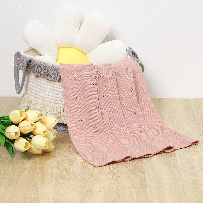 Lunara Soft Blanket: Delicate cotton for babies 